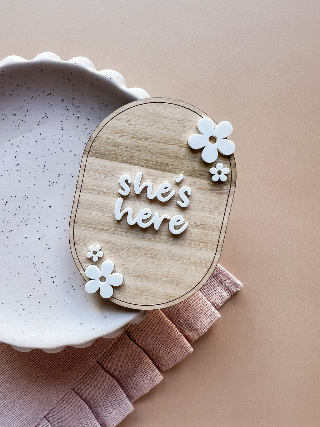 She's Here Announcement - with Daisies